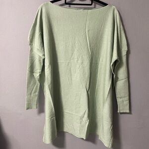 NWT Miracle thin knit ribbed fitted sleeves boat neck tunic in mint green. S/M